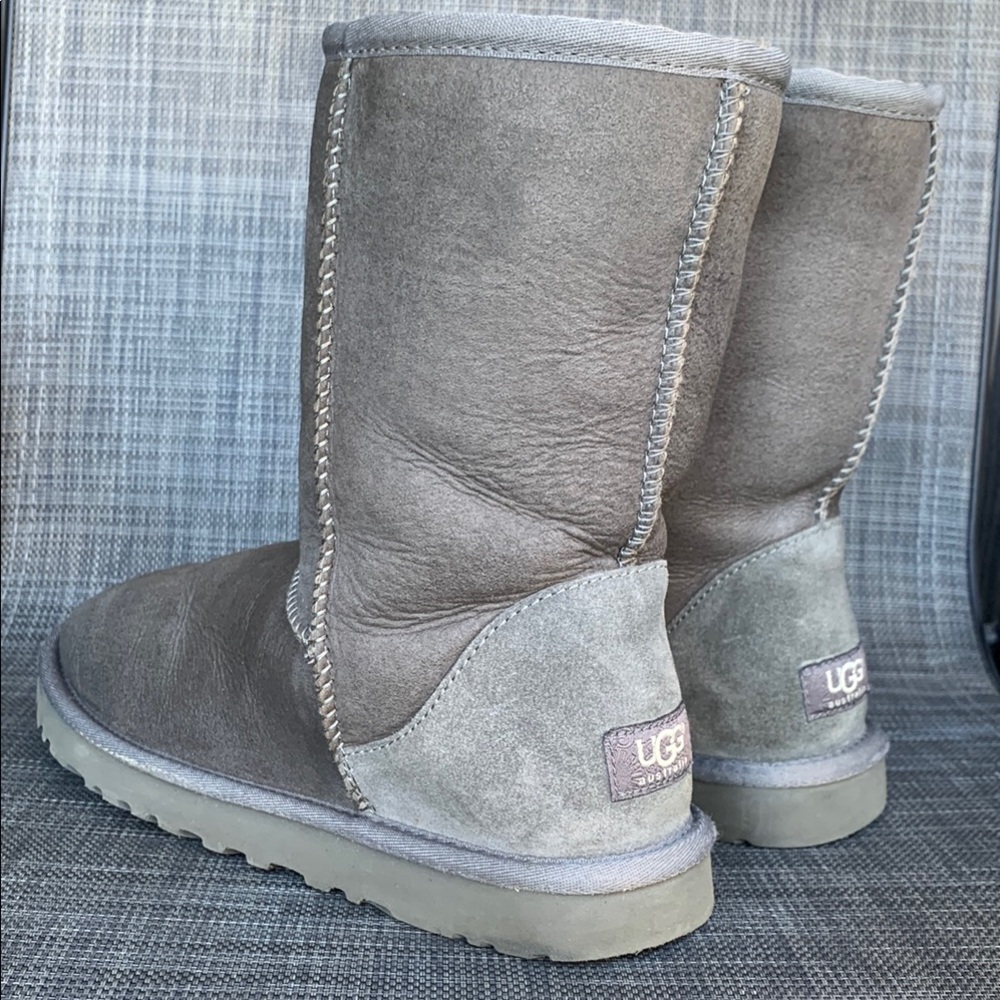 UGG Classic Short II Gray Winter Boots Women’s size 6 - Picture 4 of 11